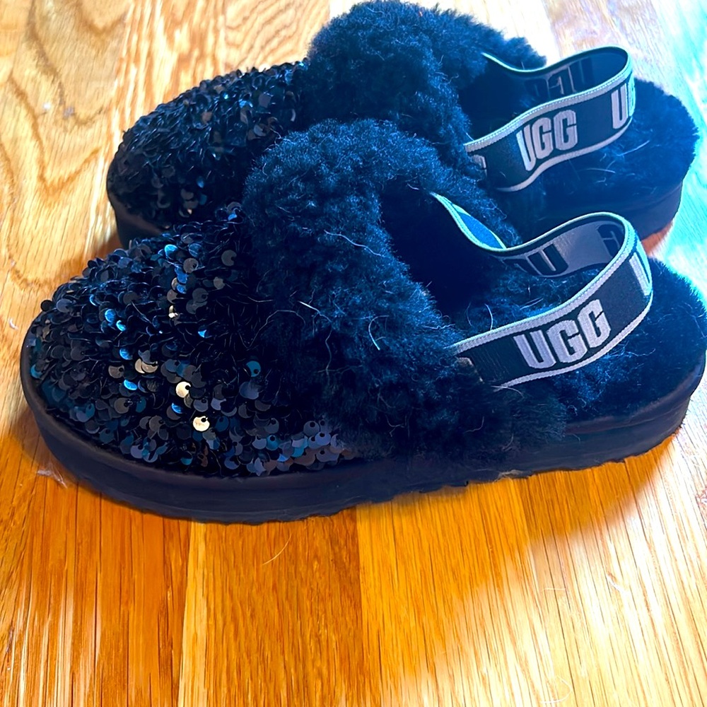Girls Black Ugg sequin Funkette slipper size 2